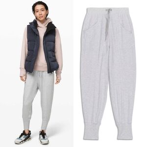 Lululemon Still Chill Jogger Pant Heathered Core Ultra Light Grey size 6 Slouchy